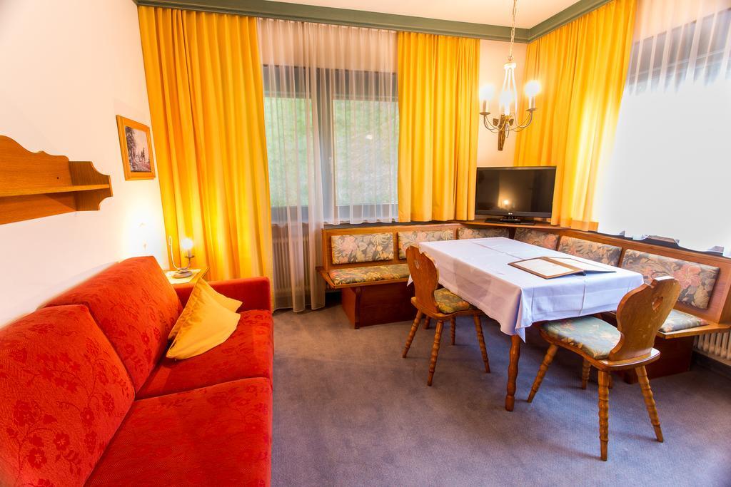 Ferienland Stubai Aparthotel Fulpmes Ruang foto