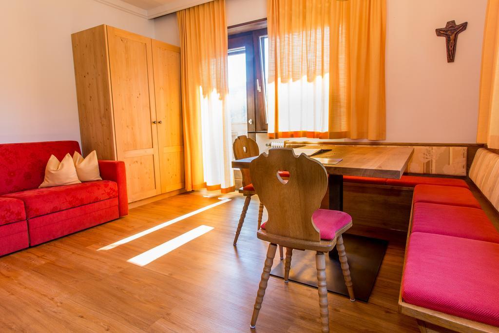 Ferienland Stubai Aparthotel Fulpmes Ruang foto
