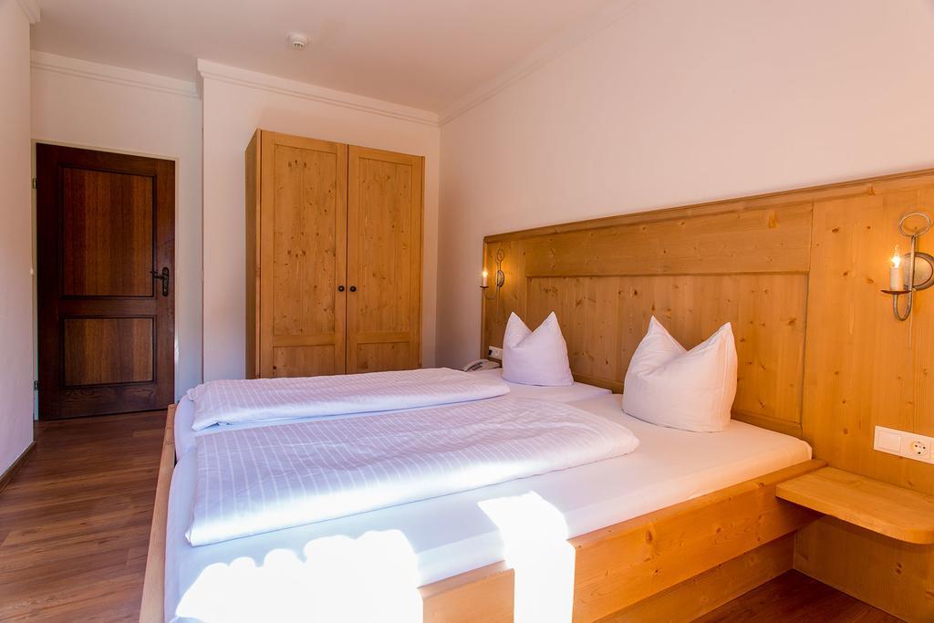 Ferienland Stubai Aparthotel Fulpmes Bagian luar foto